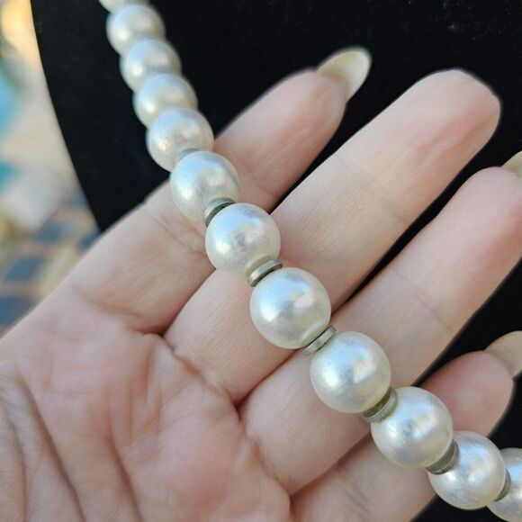 Vintage Mid Century Faux Pearl Necklace - Picture 2 of 4